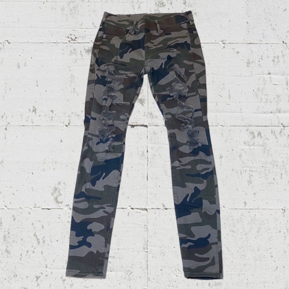 True Religion Camo Distressed Stretch Skinny Pants - Picture 2 of 10